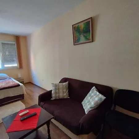 Zora Apartmán Burgas City