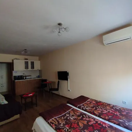 Zora Apartmán *