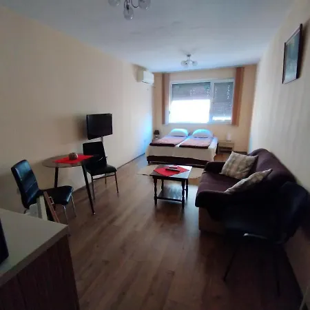 Zora Apartmán *