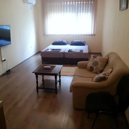 Zora Apartmán Burgas City
